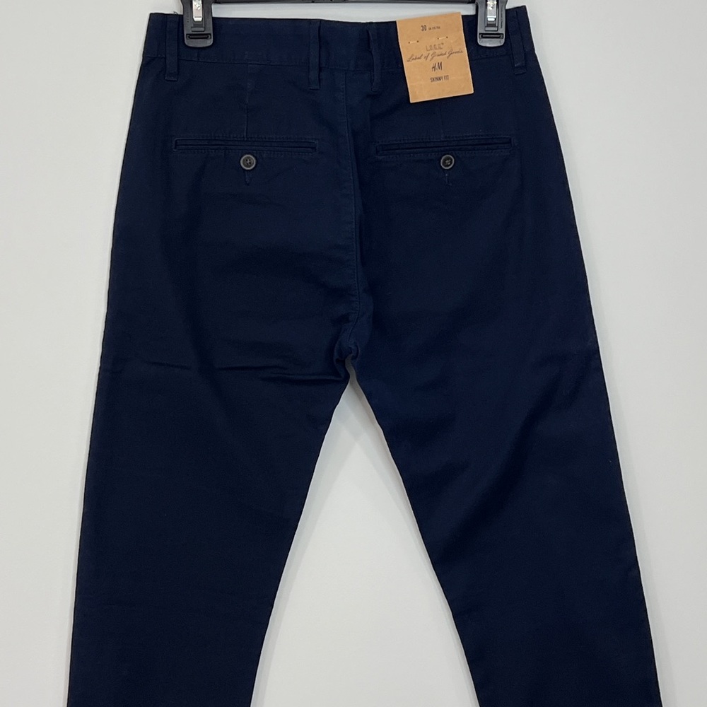NWT Men’s H&M Blue Chinos Skinny Fit Style. Waist 30R.